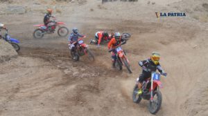 Competencia nacional de motociclismo suspendida por bloqueos en Cochabamba