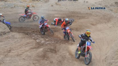 Competencia nacional de motociclismo suspendida por bloqueos en Cochabamba