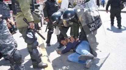 paro de choferes en La Paz transcurre en medio de enfrentamientos