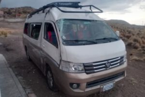 vuelco de minibús en Potosí