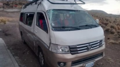vuelco de minibús en Potosí
