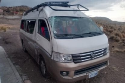 vuelco de minibús en Potosí