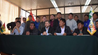 Transportistas de La Paz levantan paro tras acuerdo con el Gobierno