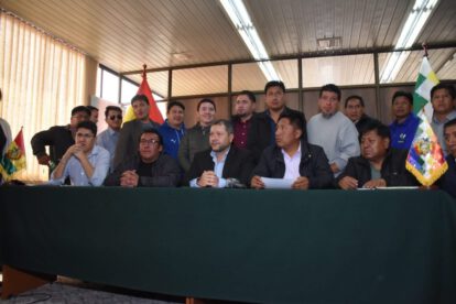 Transportistas de La Paz levantan paro tras acuerdo con el Gobierno