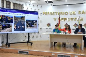 Bloqueos en Cochabamba impiden paso de ambulancias