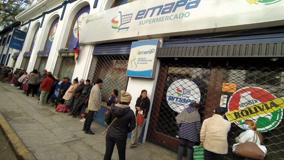 Desabastecimiento en Cochabamba por bloqueos en carreteras