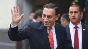 Martín Vizcarra juicio por sobornos en Perú
