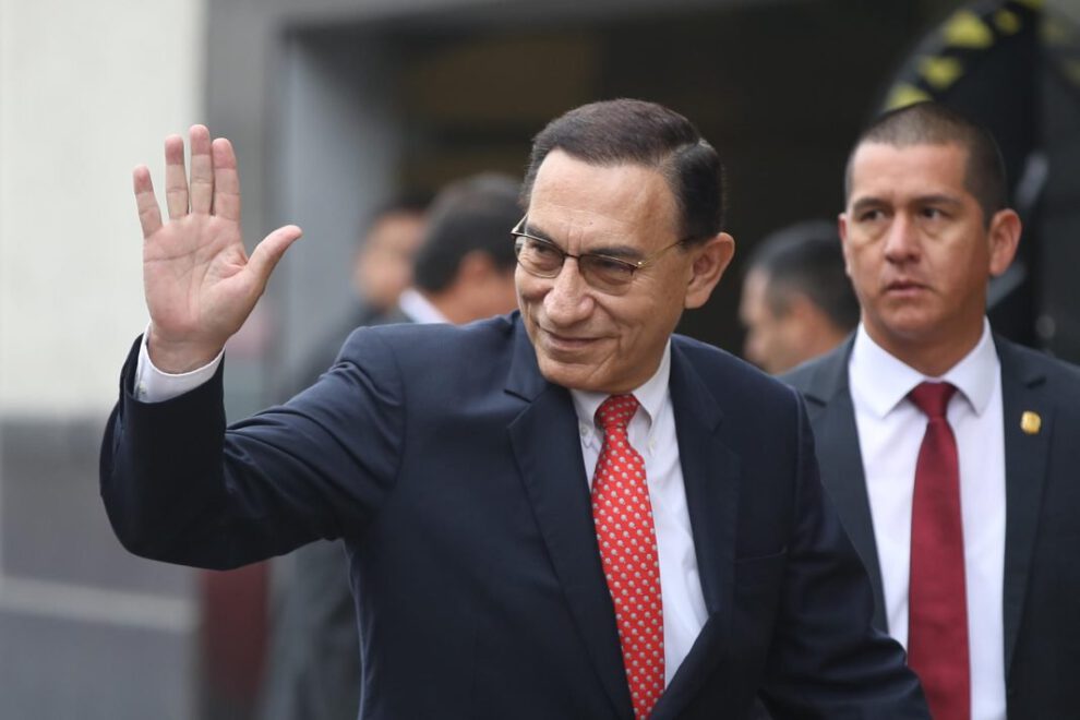 Martín Vizcarra juicio por sobornos en Perú