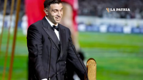 Emiliano Martínez ganador del premio Yashin como mejor portero del año