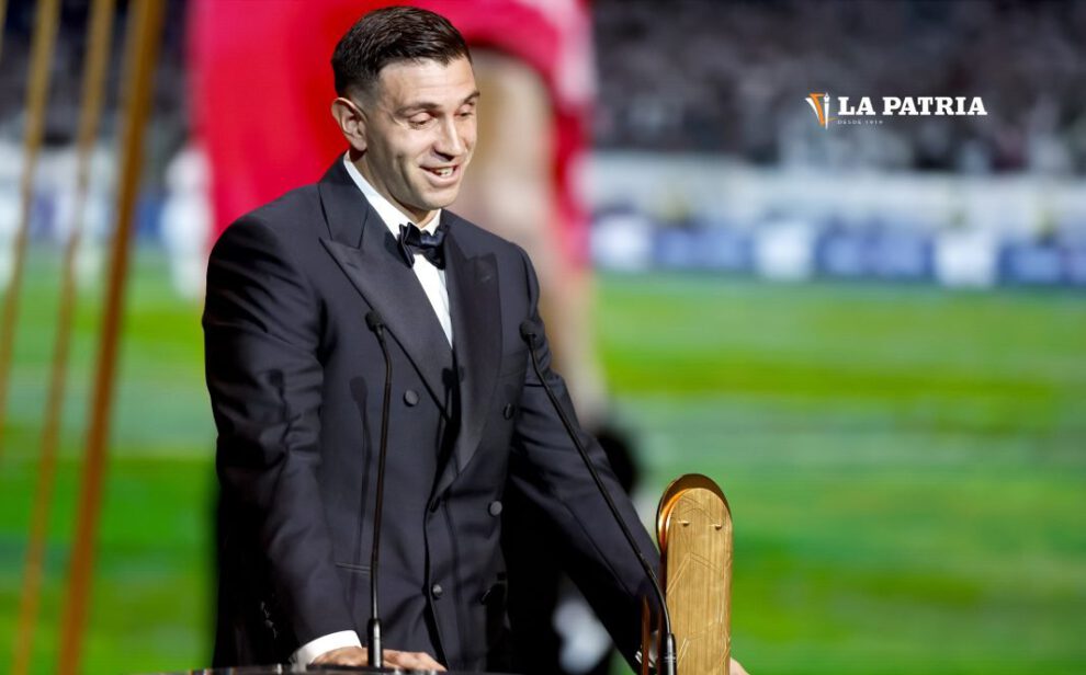 Emiliano Martínez ganador del premio Yashin como mejor portero del año