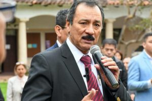 Denuncia a Evo Morales por terrorismo y alzamiento armado