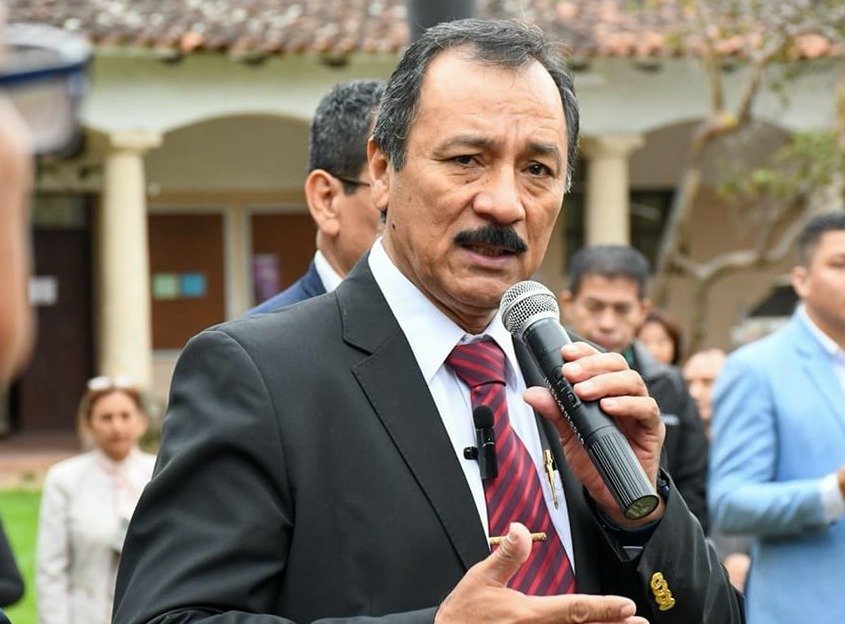 Denuncia a Evo Morales por terrorismo y alzamiento armado