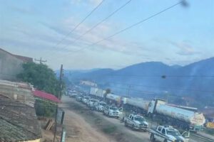 Enfrentamientos en Mairana con gas lacrimógeno