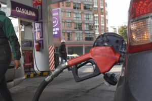 Escasez de combustible afecta el mantenimiento de carreteras en Cochabamba