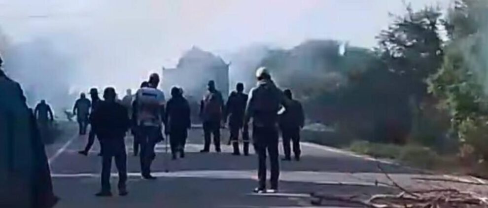 Enfrentamiento por desbloqueo en Mairana