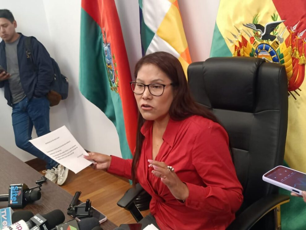 Represión militar contra bloqueadores denunciada por la senadora Lucy Escobar