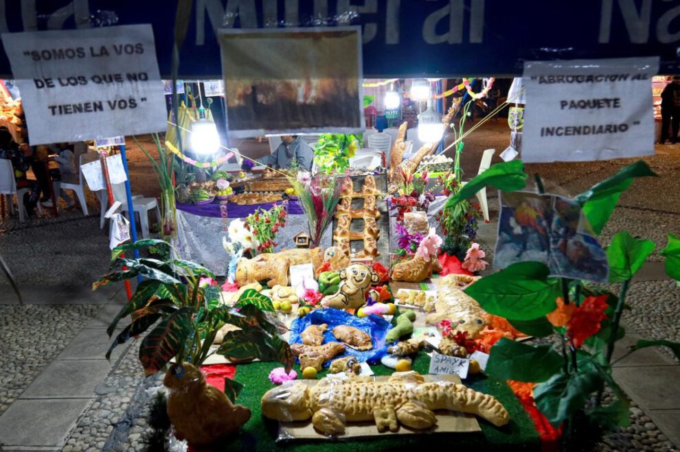 Altar en honor a la fauna en el día de los difuntos
