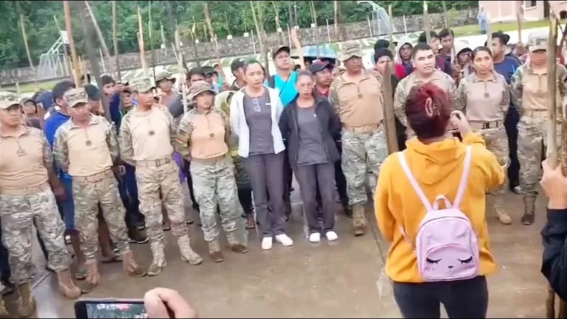 Toma de rehenes en cuarteles militares en Cochabamba