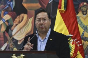 traición a la Patria en la denuncia de Luis Arce