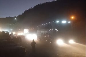 Restablecimiento de circulación vehicular entre Cochabamba y el occidente