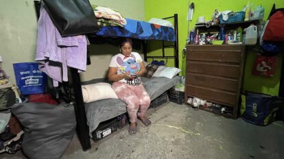 Migrantes en frontera enfrentan incertidumbre por elecciones en EE.UU.