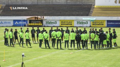 Bolivia vs Ecuador Eliminatorias en el estadio de Achumani