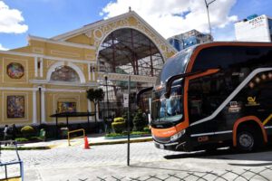 Normalizan salidas de buses en La Paz y Cochabamba