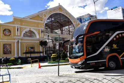Normalizan salidas de buses en La Paz y Cochabamba