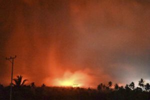 Erupciones volcán Lewotobi Laki-Laki en Indonesia