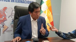 Senador Ajpi pide separar demandas políticas de asuntos personales