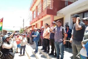 Alcaldía de Mairana tomada por pobladores y productores