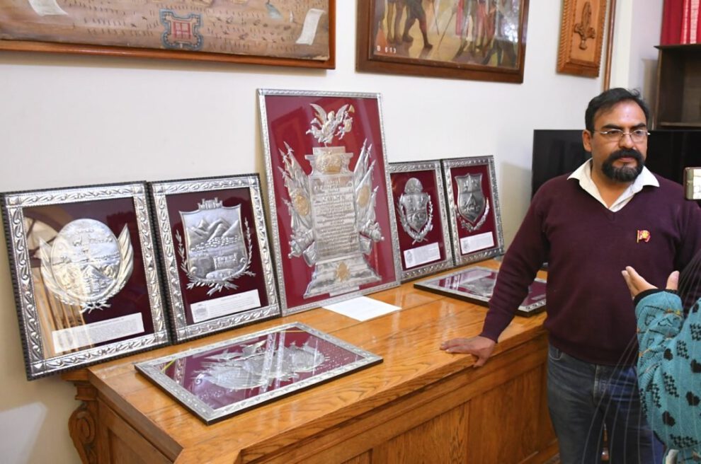 Exposición de heráldica orureña en el museo Ildefonso Murguía