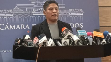 Diálogo del Gobierno boliviano en contacto con los medios de comunicación
