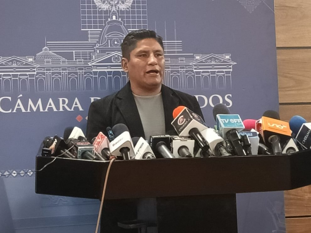 Diálogo del Gobierno boliviano en contacto con los medios de comunicación