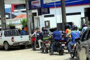 Escasez de combustible en Bolivia