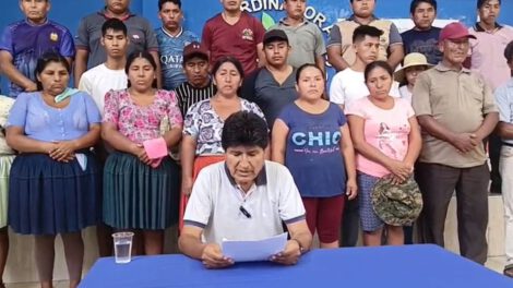 Evo Morales pide suspender bloqueos de caminos