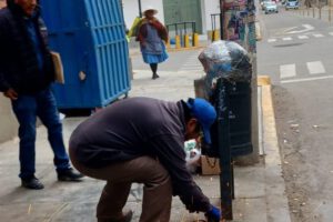 Retiro de papeleros Arturitos en Oruro