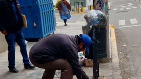 Retiro de papeleros Arturitos en Oruro