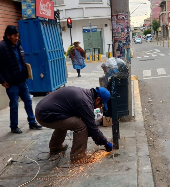 Retiro de papeleros Arturitos en Oruro