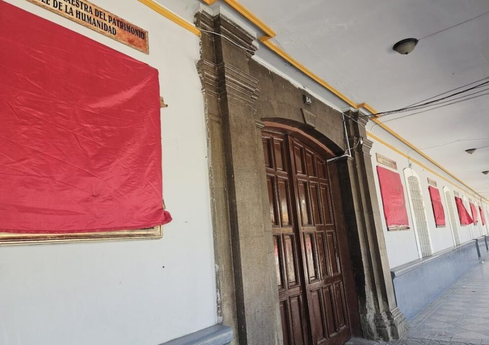 Retiro de cuadros en Gobernación de Oruro que alteraban su valor patrimonial