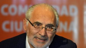 Carlos Mesa critica a magistrados autoprorrogados