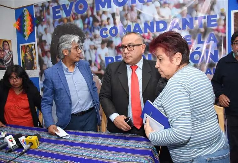 Diálogo entre Gobierno y evistas sobre crisis económica y política