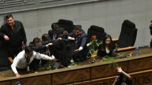 pelea en la Asamblea Legislativa
