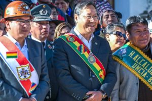 normalización del suministro de combustible en Bolivia