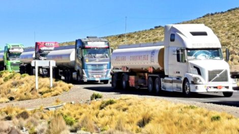 YPFB abastecimiento de combustible con 125 cisternas