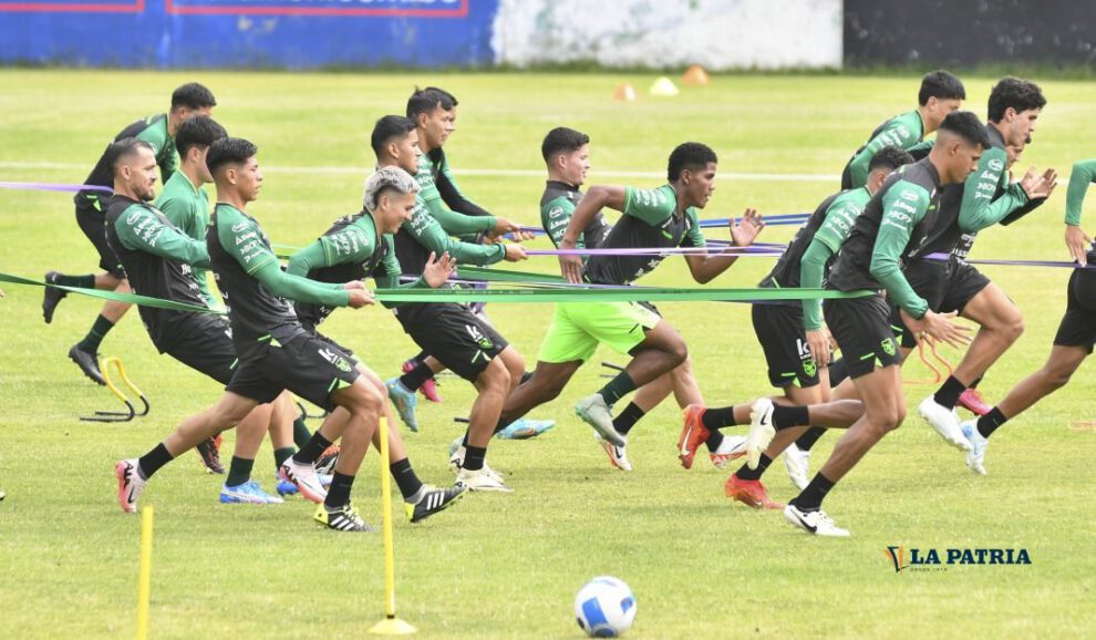 Eliminatorias Sudamericanas: La selección boliviana viajó con la ilusión de sumar en Guayaquil