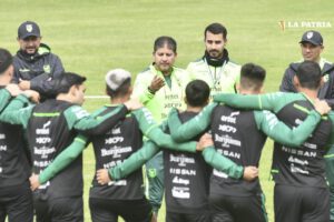Óscar Villegas dirige a la selección boliviana de fútbol