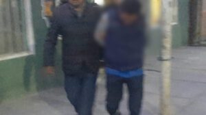 Conductor ebrio provoca accidente con vehículo de la CNS
