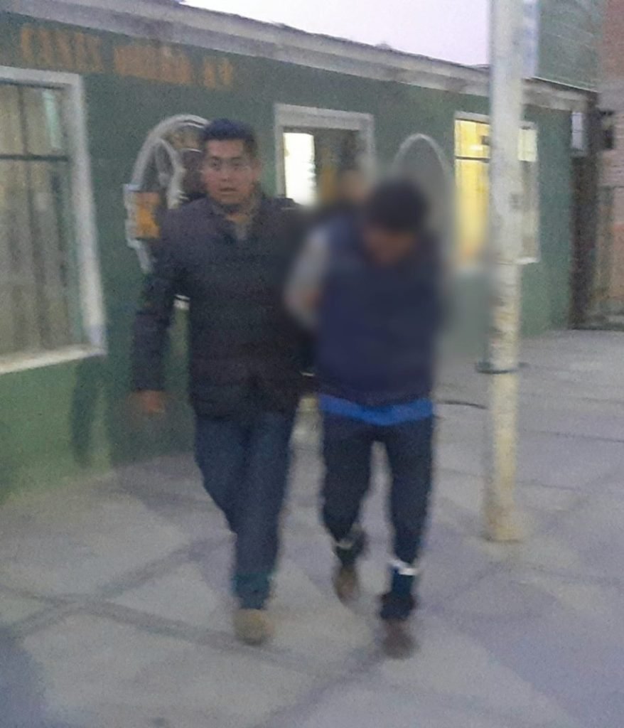 Conductor ebrio provoca accidente con vehículo de la CNS