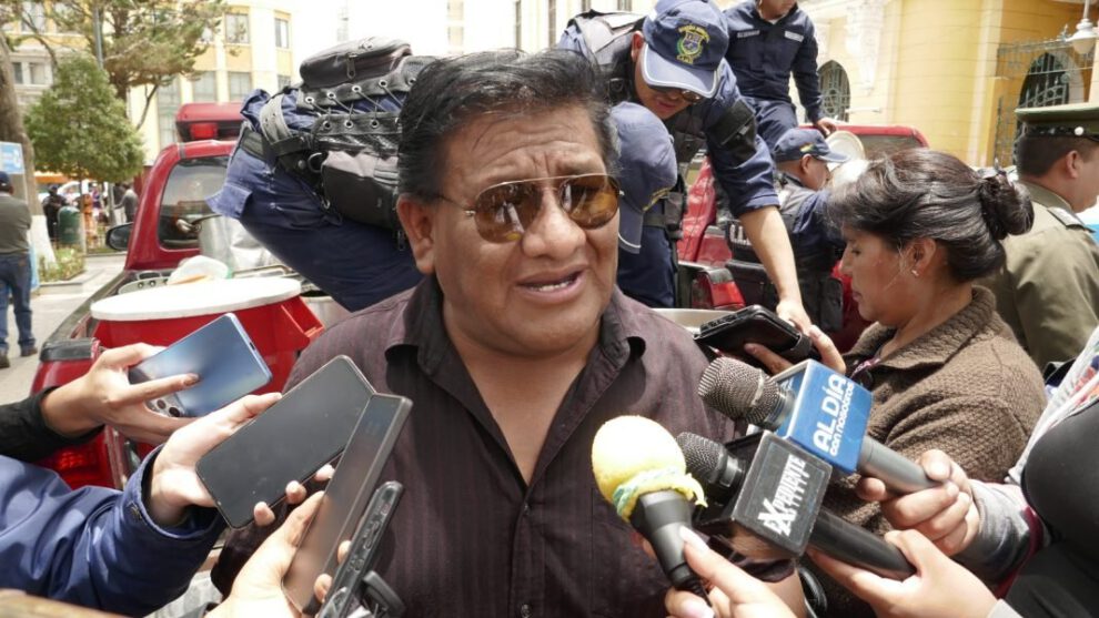 Ley de Clasificación de Establecimientos defendida por el concejal José Flores